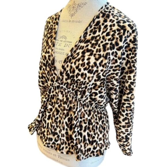 RENEE C. Women's Leopard Print Top - Medium - NWT - Picture 4 of 5